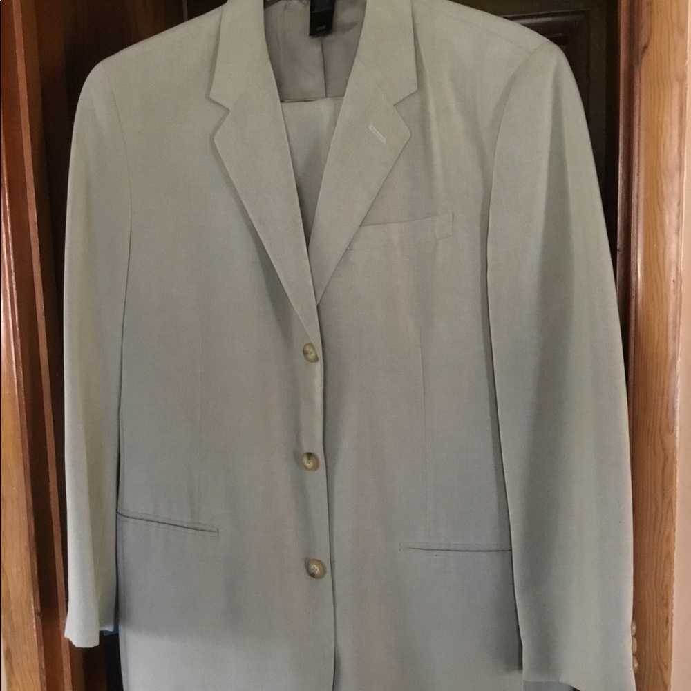 Claiborne Men’s Suit  40R 34 X 30 Rayon Polyester